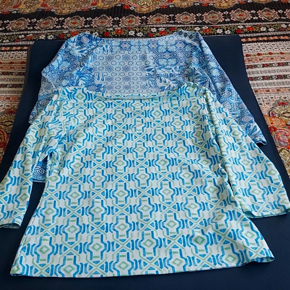 J McLAUGHLIN (2)tops size small